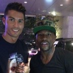 Mayweather có thể thuê Cristiano Ronaldo đá 49.262 trận bóng đá